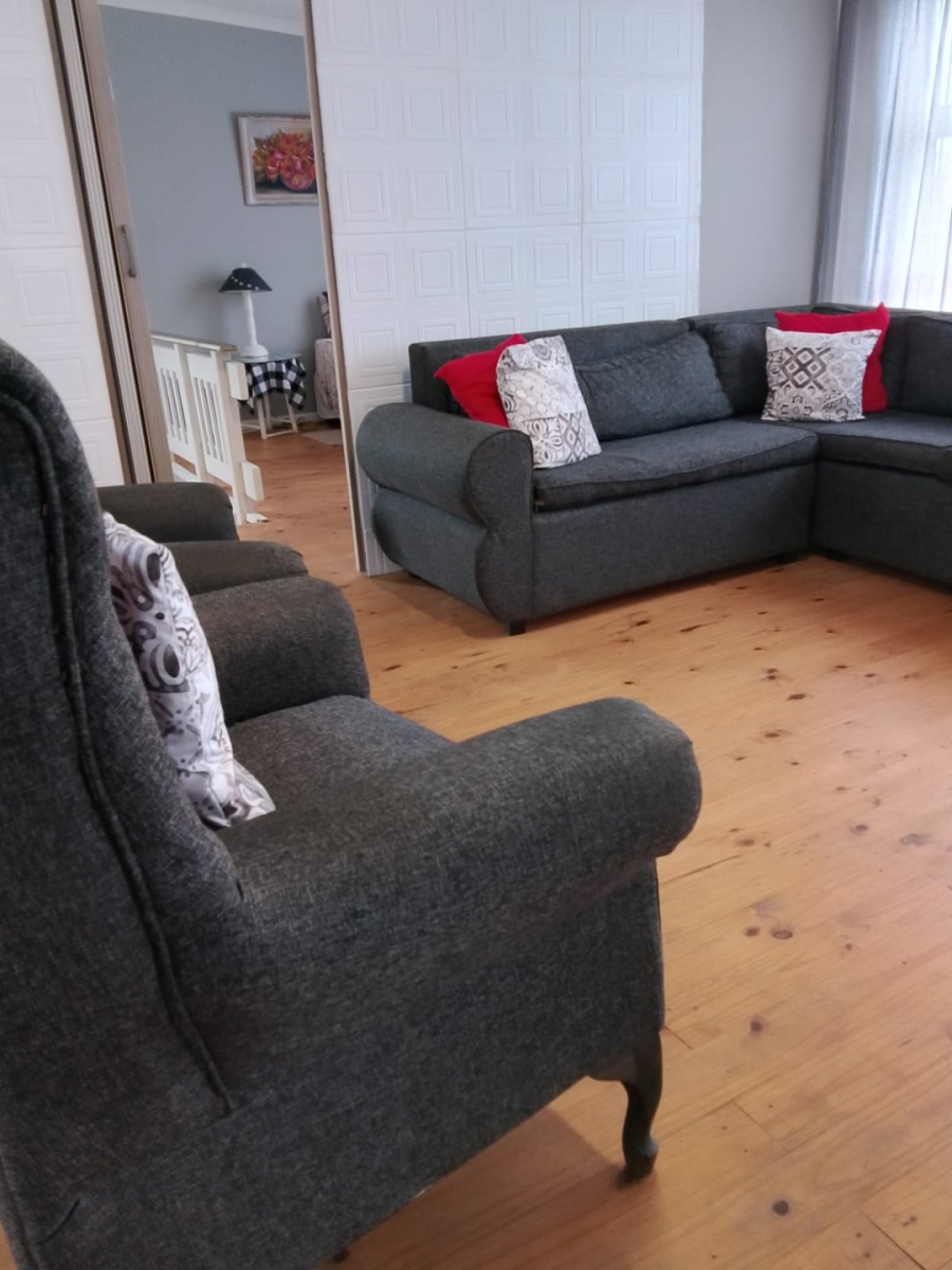 4 Bedroom Property for Sale in Kleinkrantz Western Cape